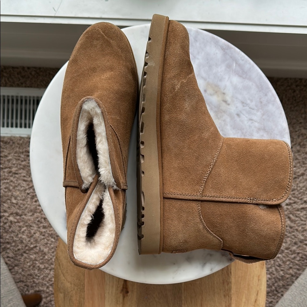 Women’s UGG short boots SZ 10